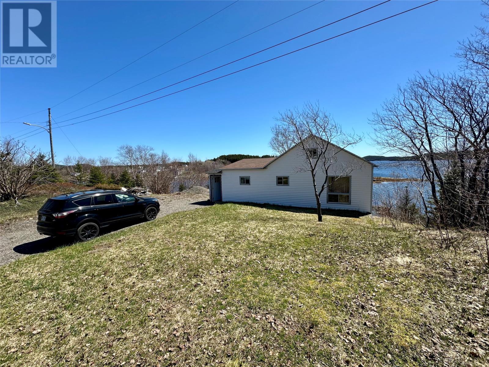 27 Village Cove Road W Property Photo 10