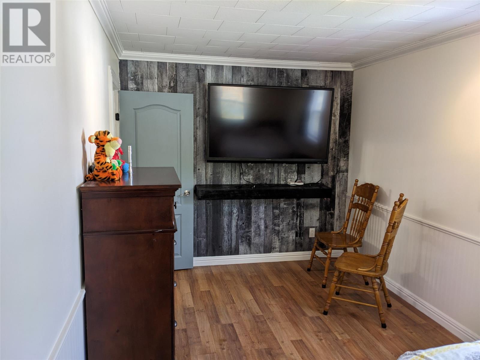 12 Forest Road Property Photo 18
