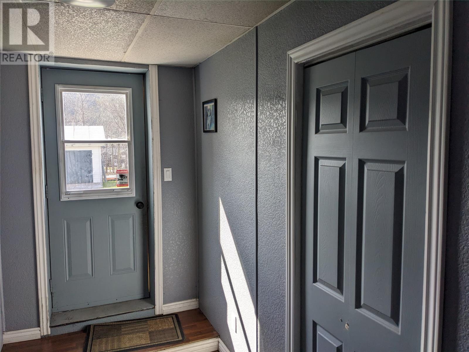 12 Forest Road Property Photo 28