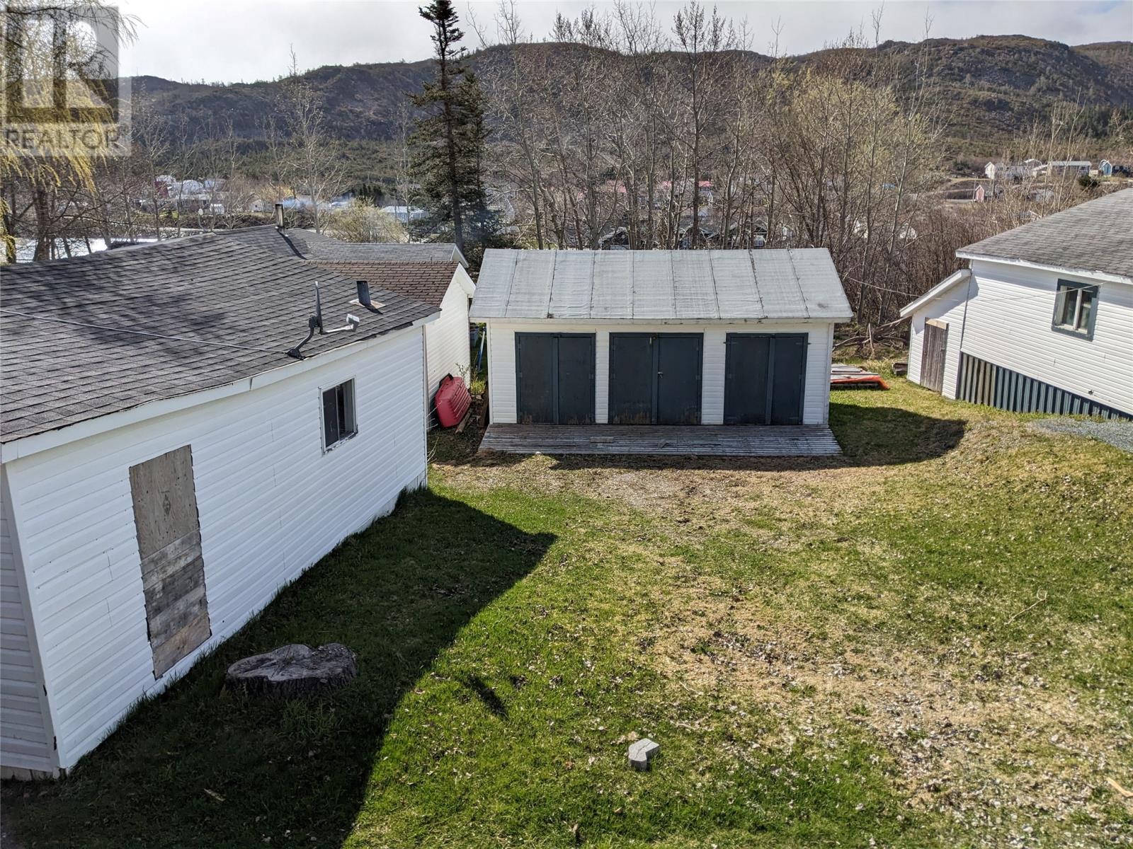 12 Forest Road Property Photo 46