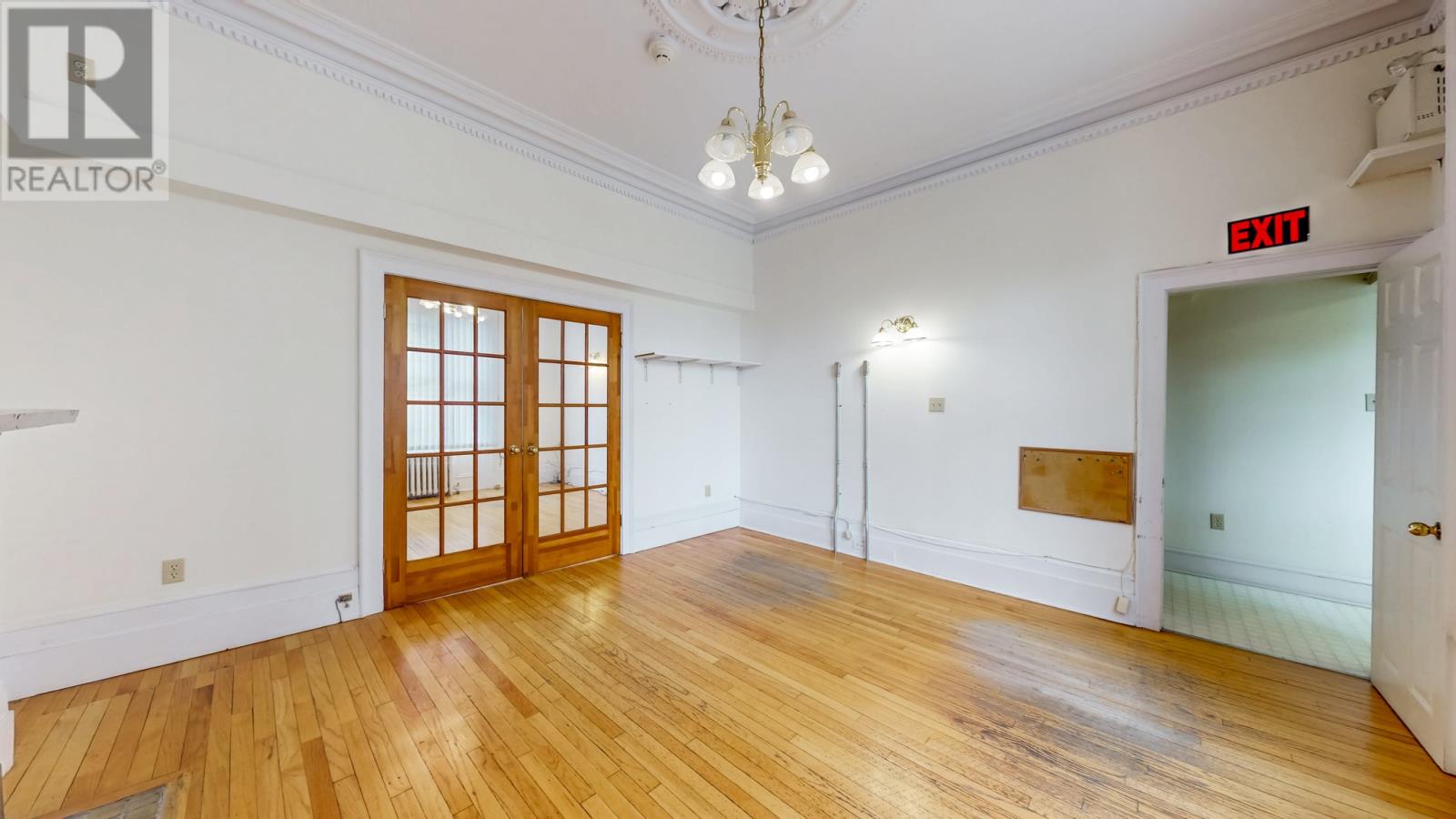 28 Cochrane Street Property Photo 13