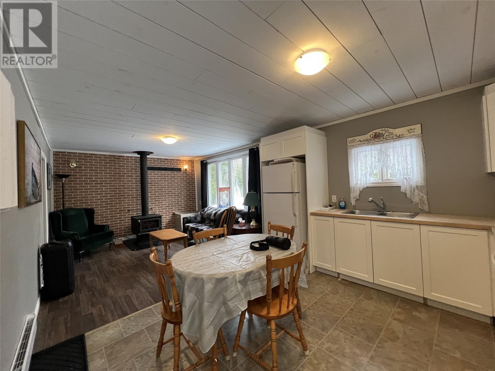 2 Sunset Drive Property Photo 8
