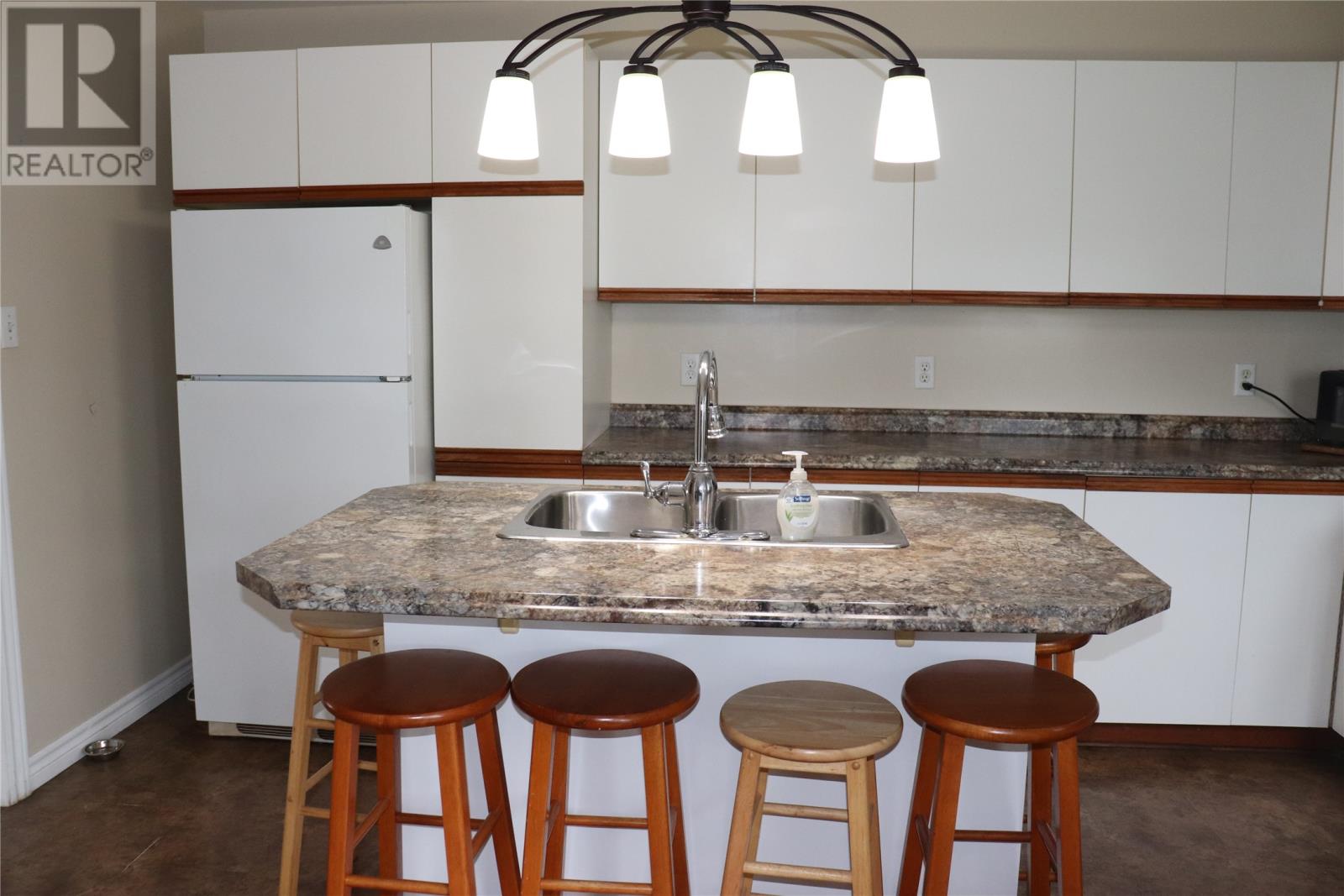 101 Queen Street Property Photo 6