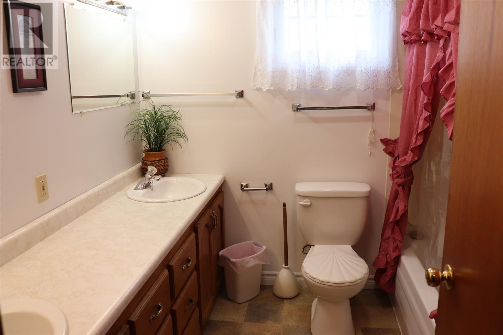 101 Queen Street Property Photo 14