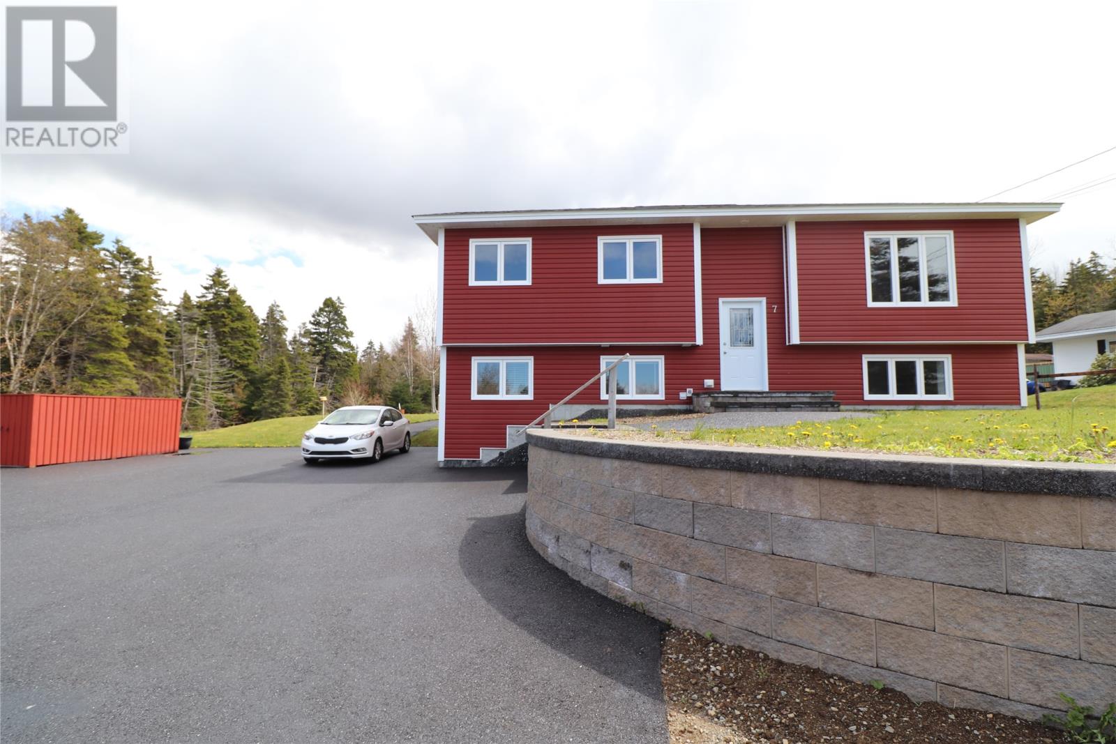 7 Squires Road Property Photo 1