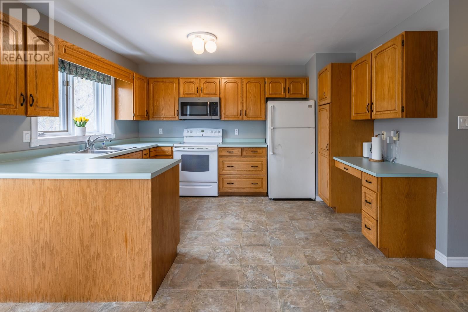 7 Viking Place Property Photo 5