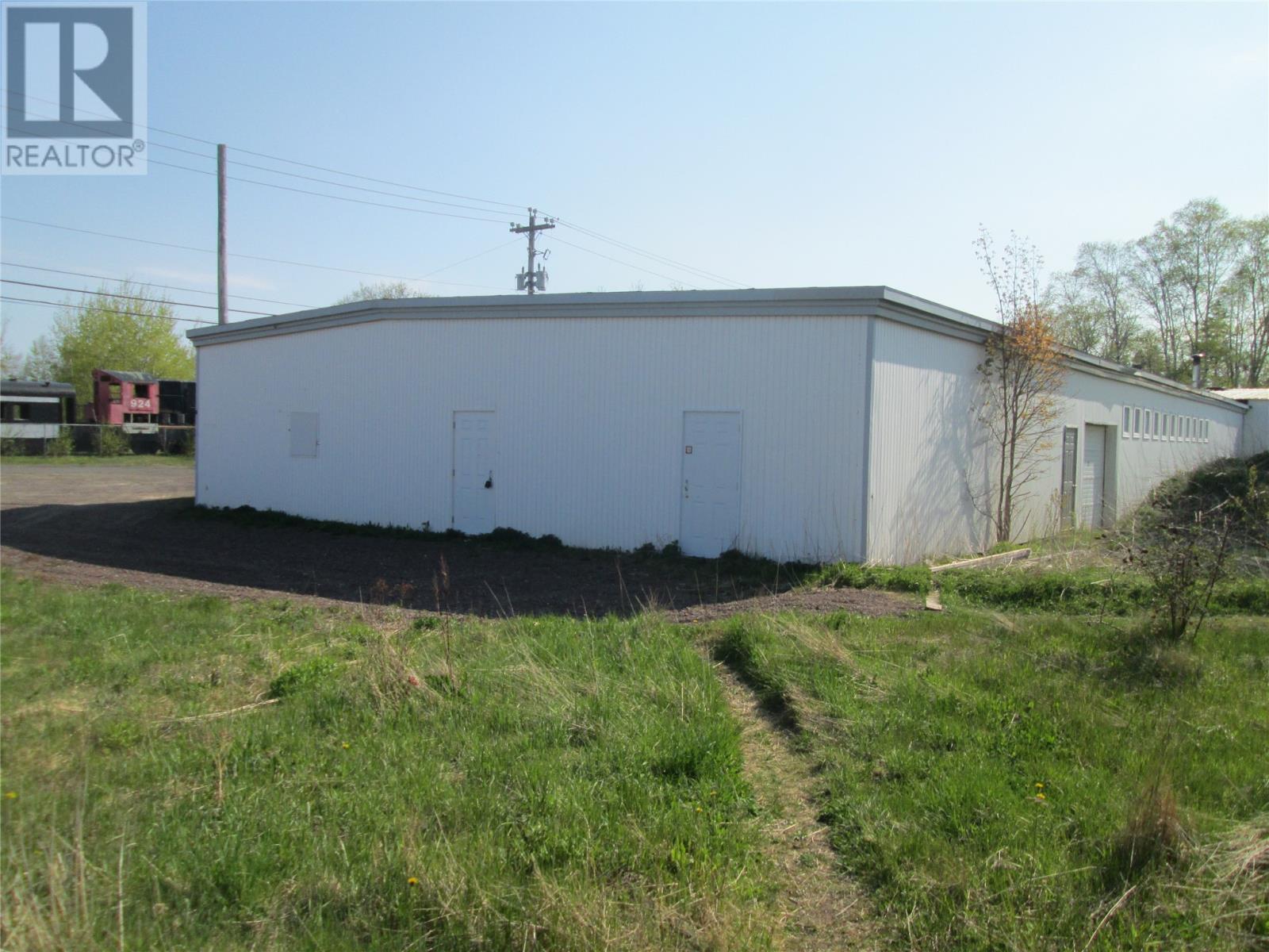 2 Cobbs Lane Property Photo 16