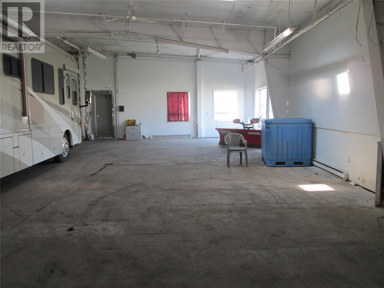 2 Cobbs Lane Property Photo 28