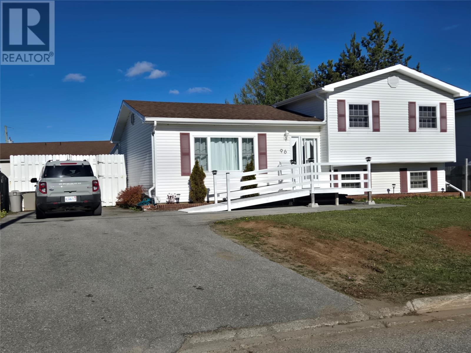 96 Colonial Avenue