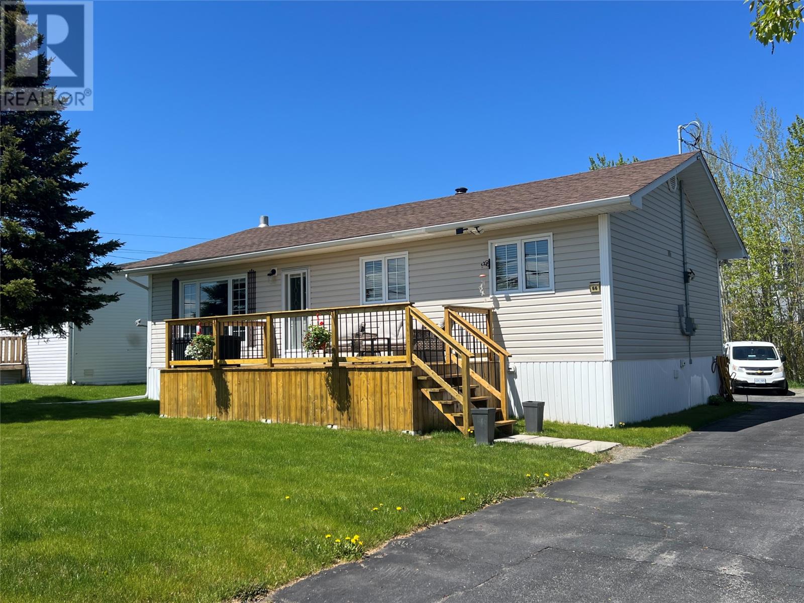 66 Maple Street Photo de la propriété 1