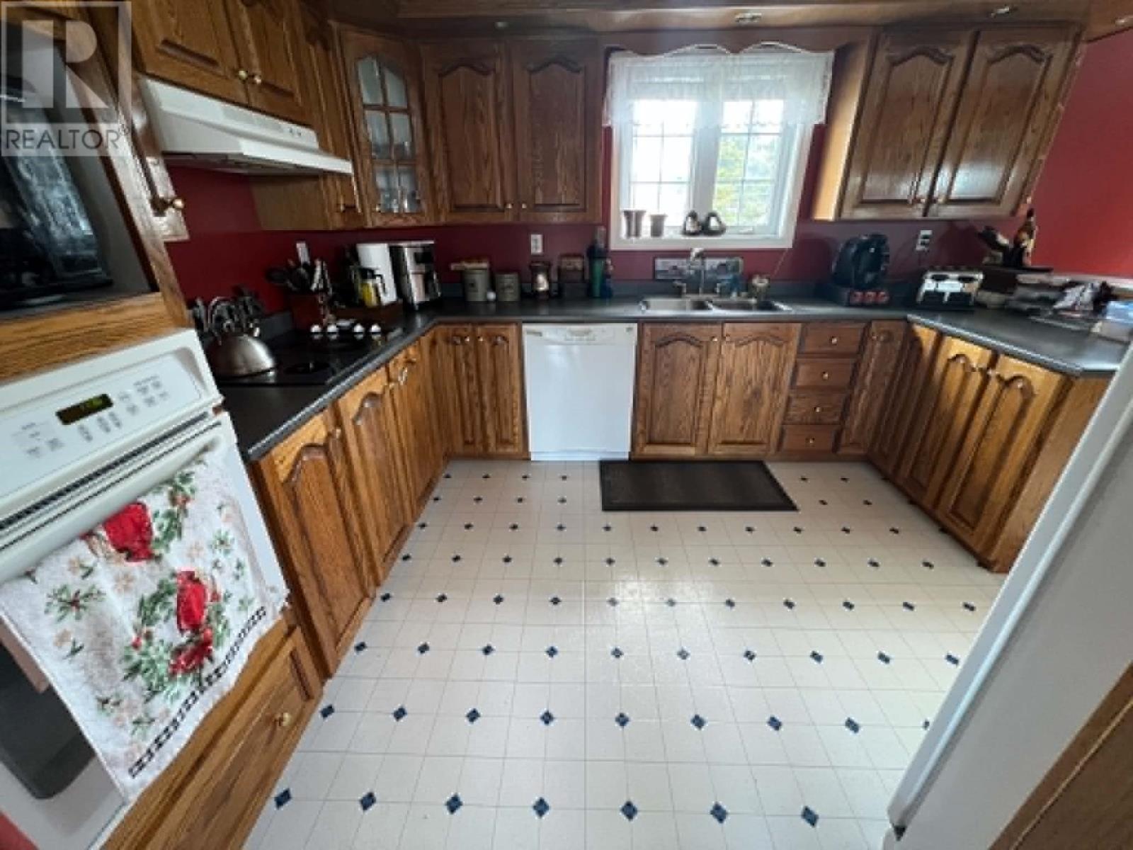 6 Harbourview Avenue Property Photo 7