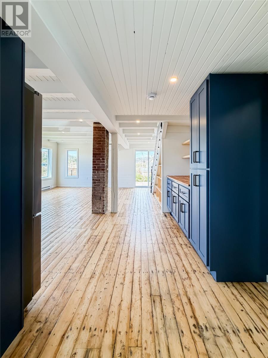 3 Parson's Point Property Photo 14