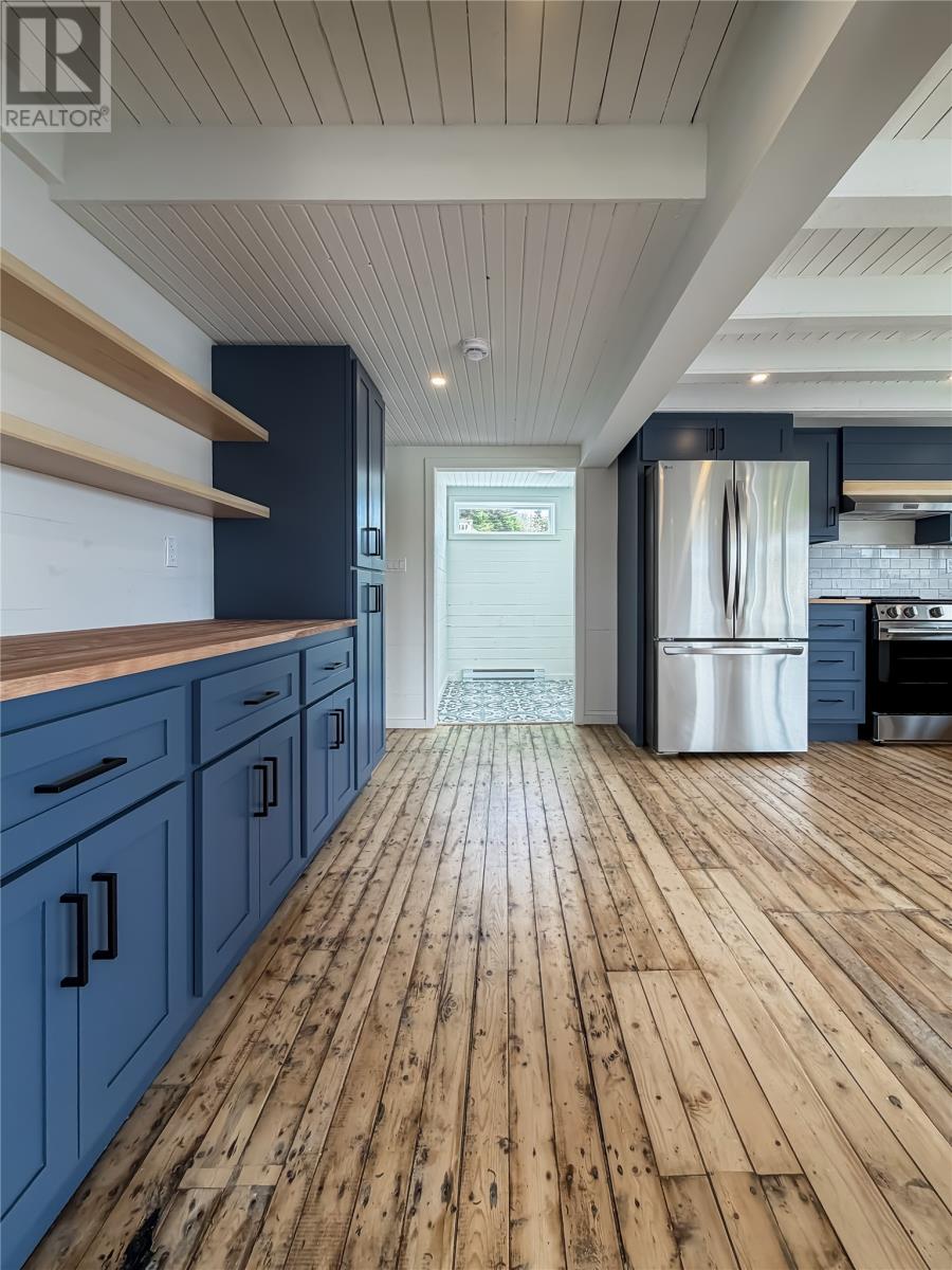 3 Parson's Point Property Photo 15