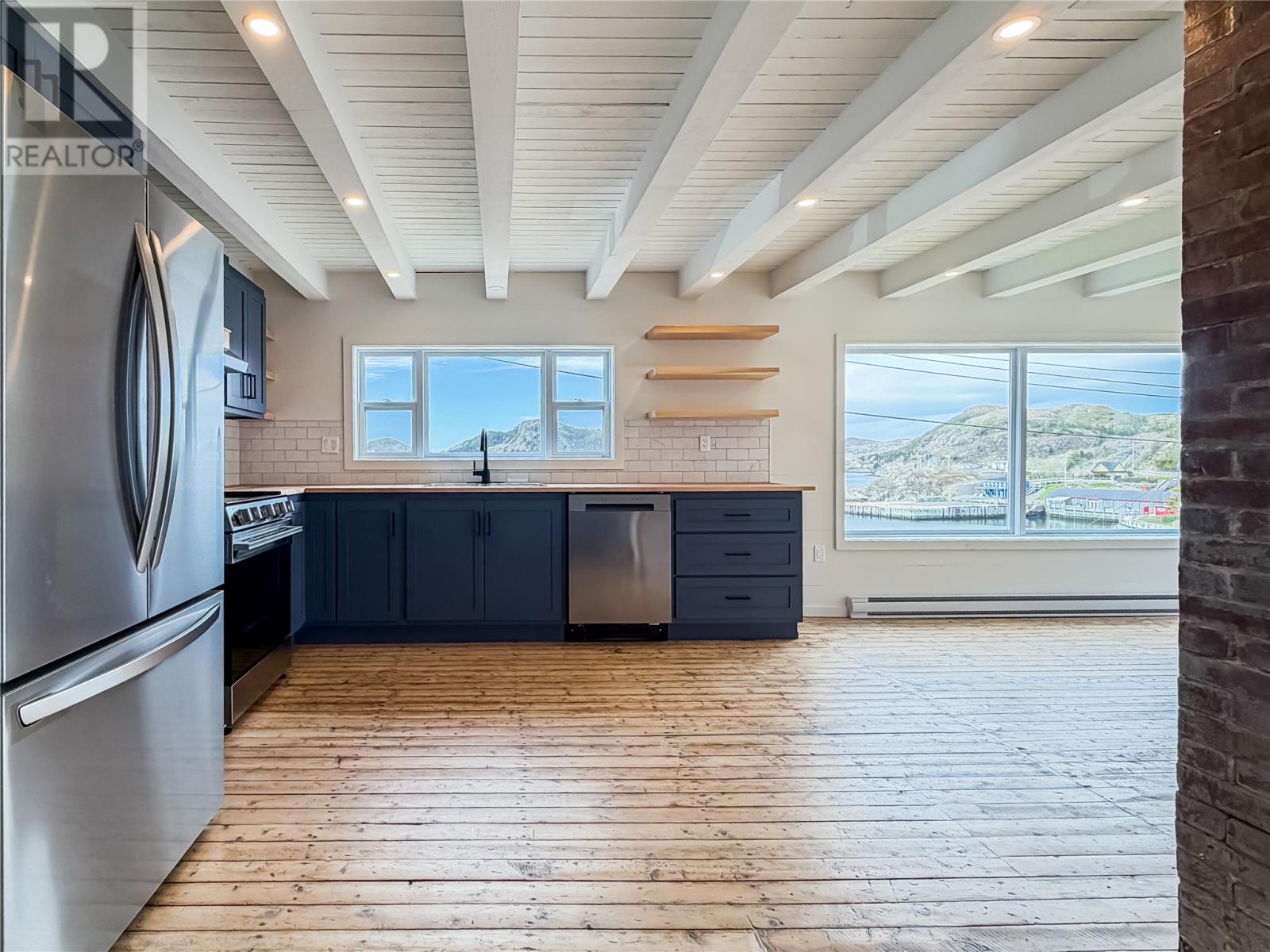 3 Parson's Point Property Photo 16
