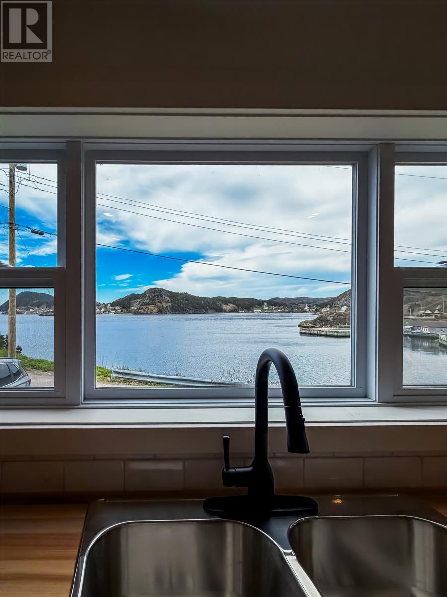 3 Parson's Point Property Photo 18