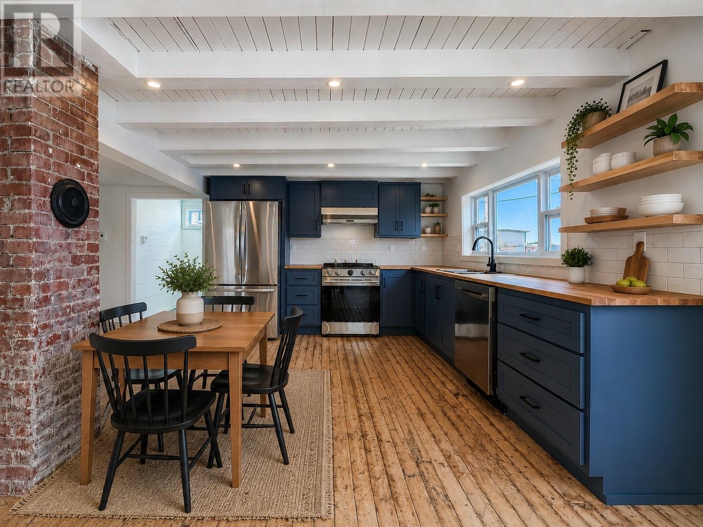 3 Parson's Point Property Photo 20