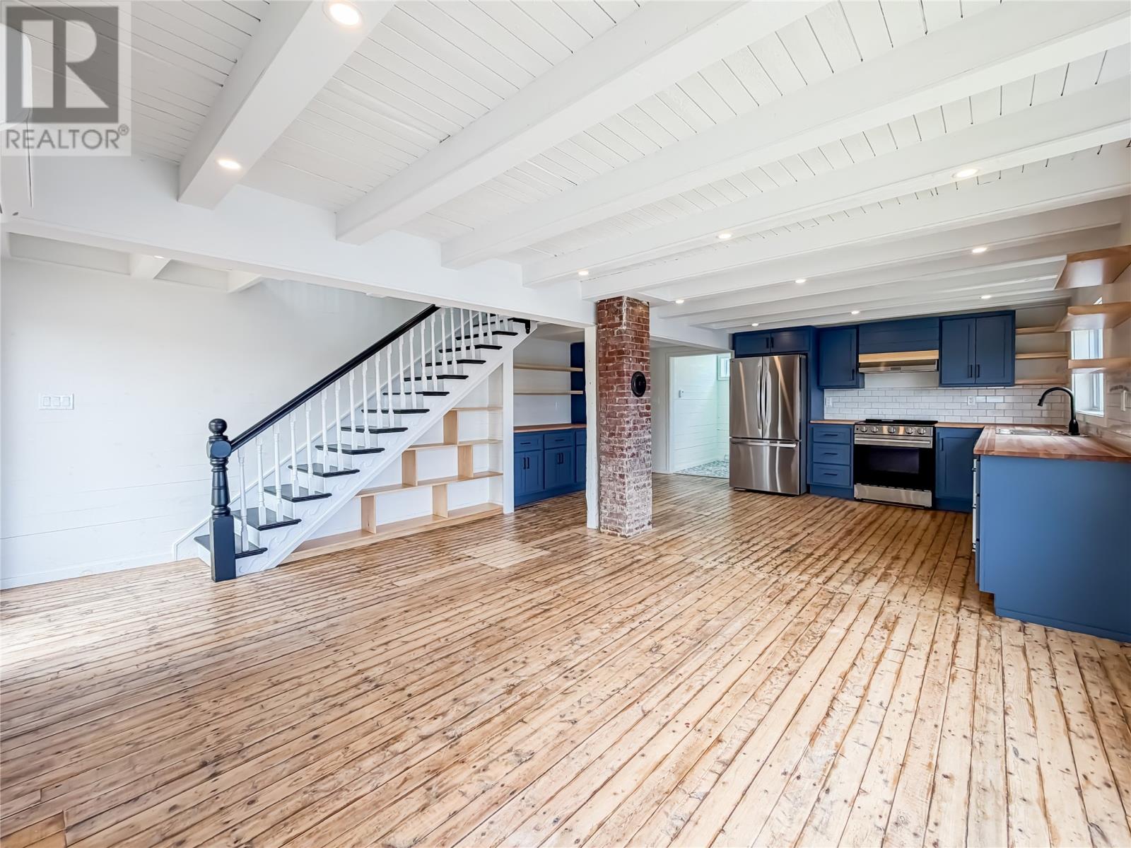 3 Parson's Point Property Photo 24