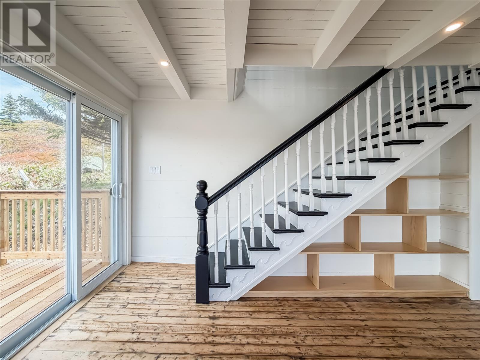 3 Parson's Point Property Photo 25