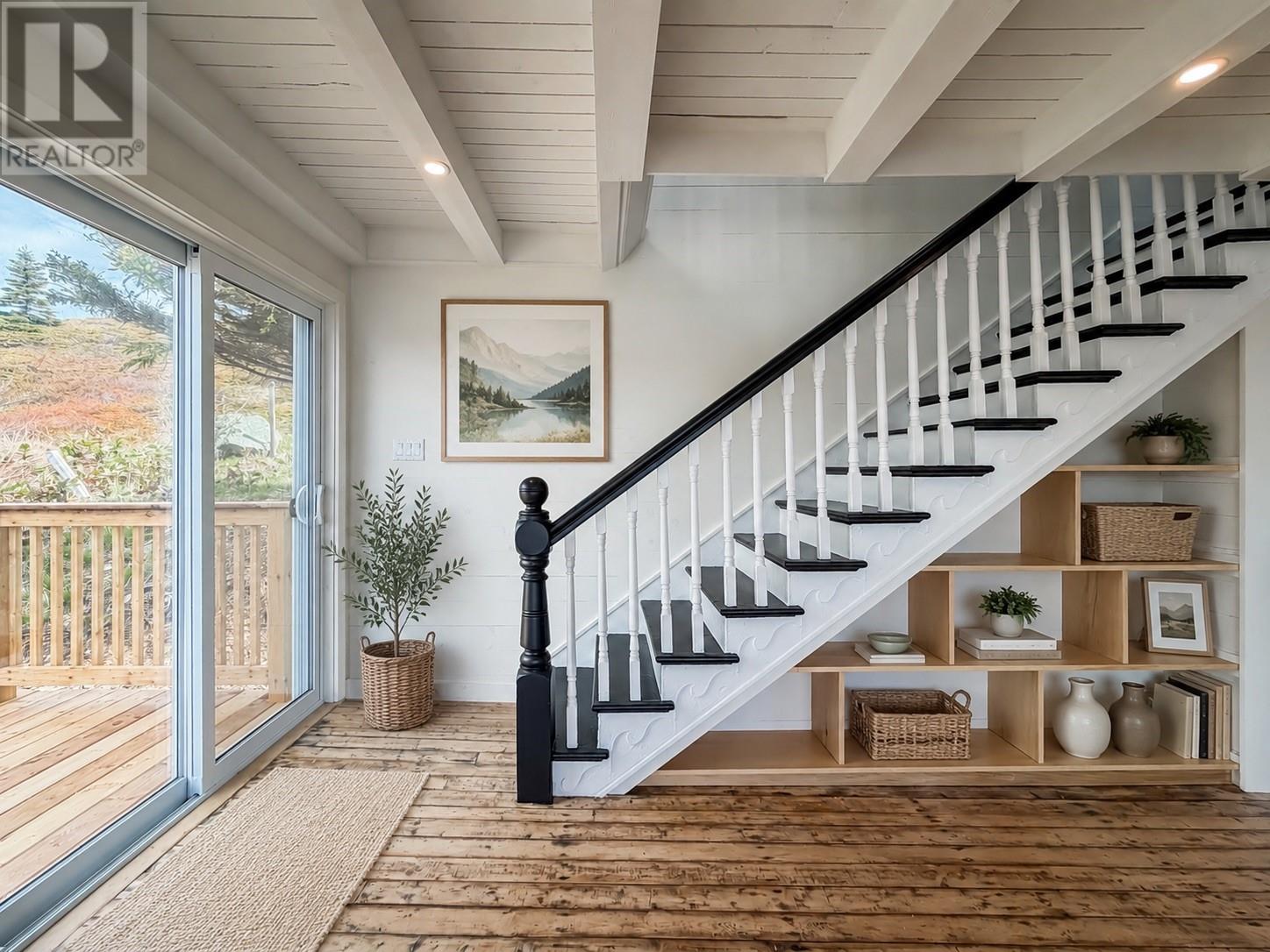 3 Parson's Point Property Photo 26