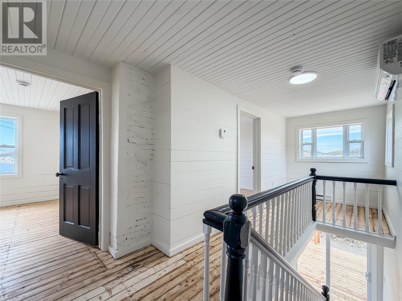 3 Parson's Point Property Photo 29