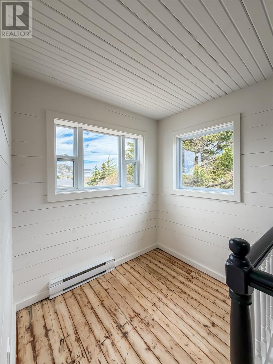 3 Parson's Point Property Photo 31