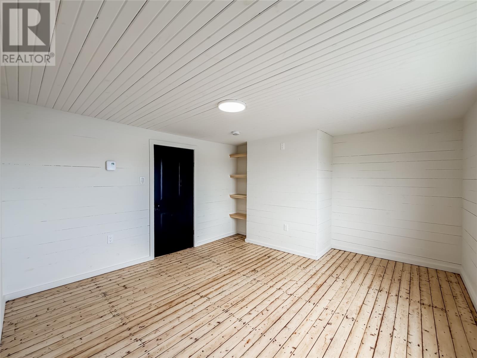 3 Parson's Point Property Photo 36