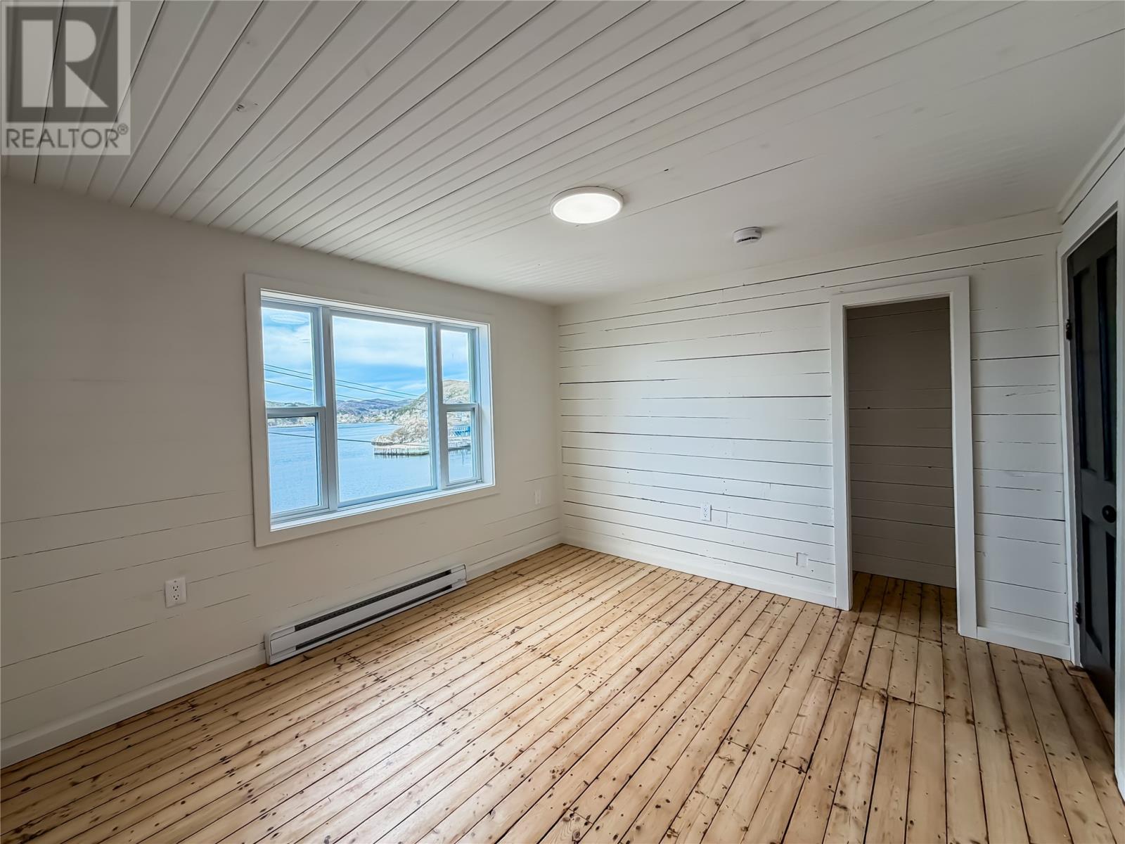 3 Parson's Point Property Photo 39