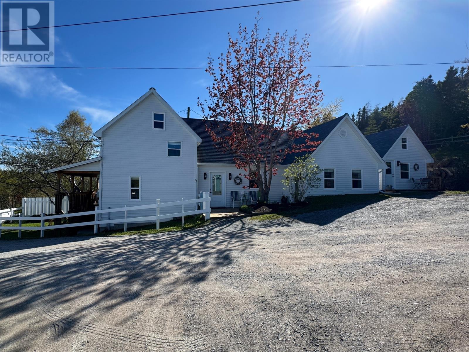 9 Loop Road Property Photo 1