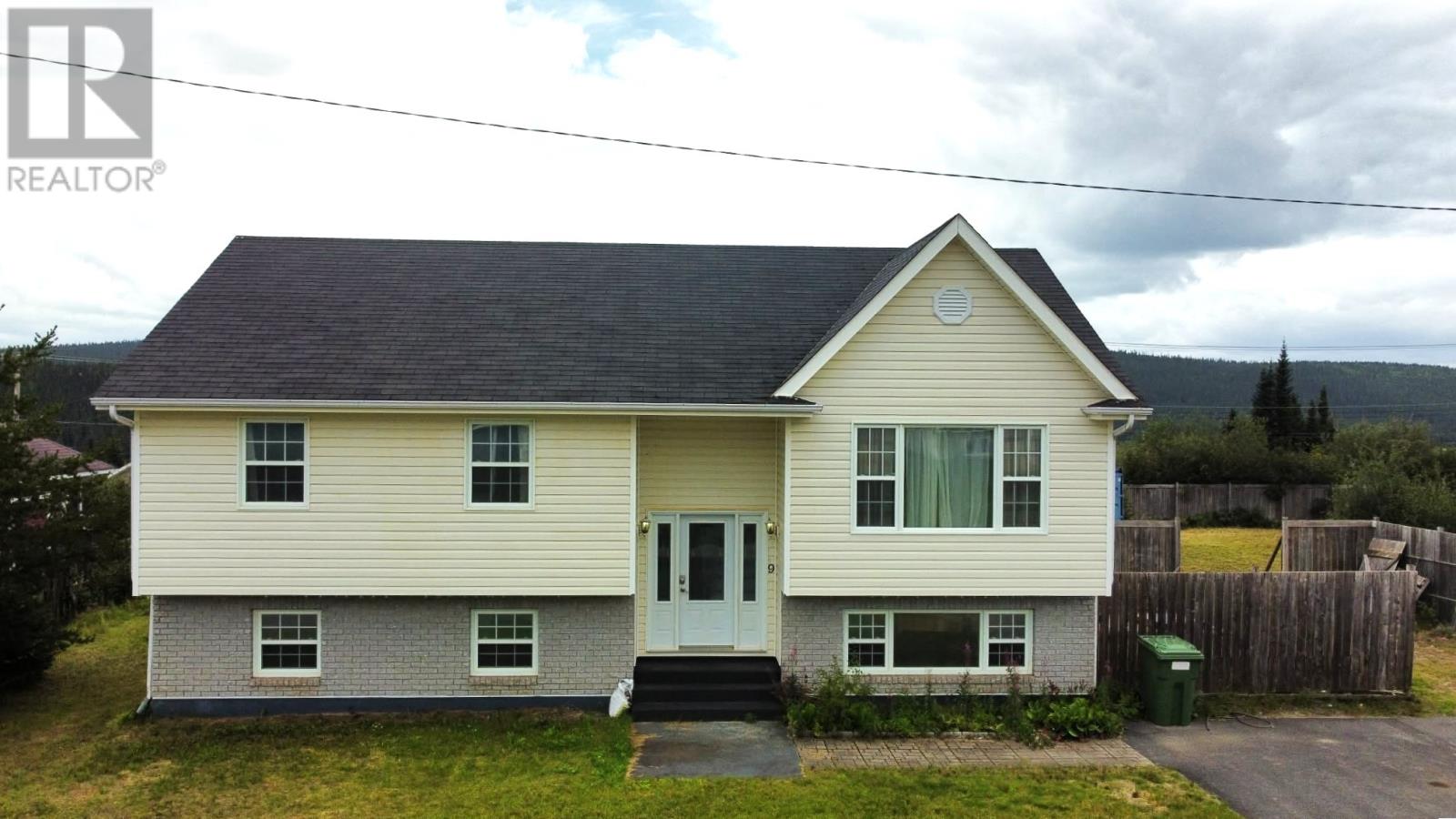 9 Winter Avenue Property Photo 1