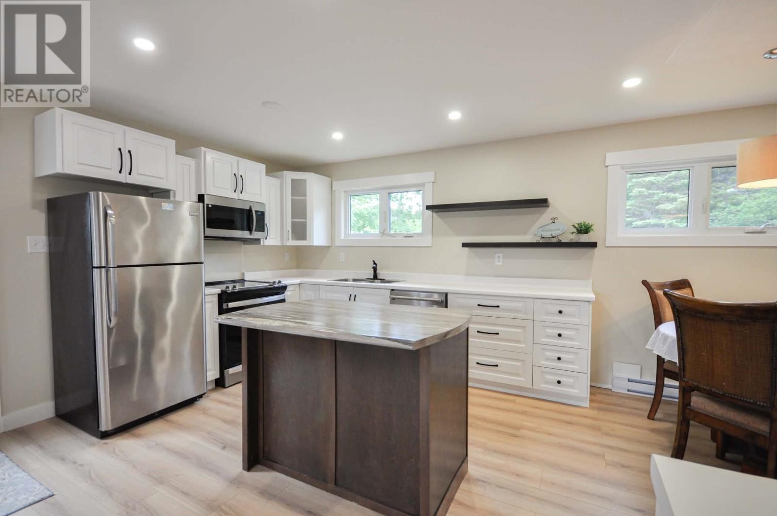 24 Cabot Lane Property Photo 11
