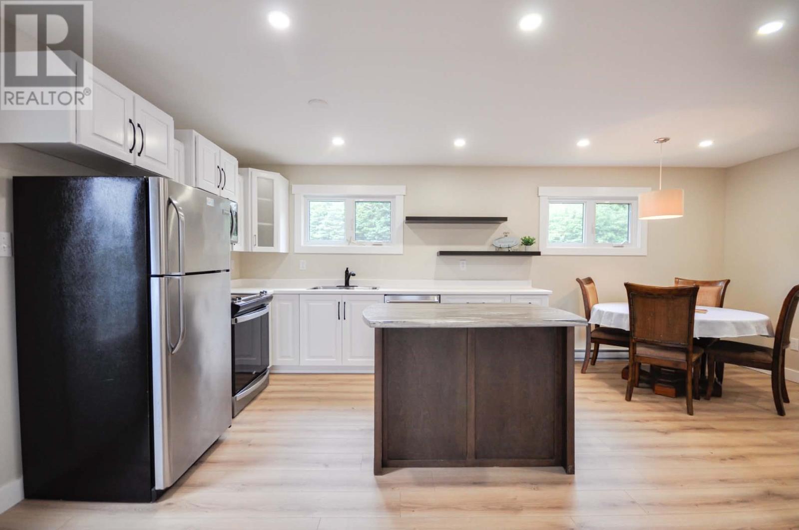 24 Cabot Lane Property Photo 12
