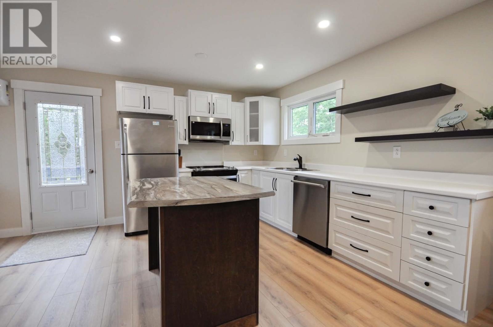 24 Cabot Lane Property Photo 13