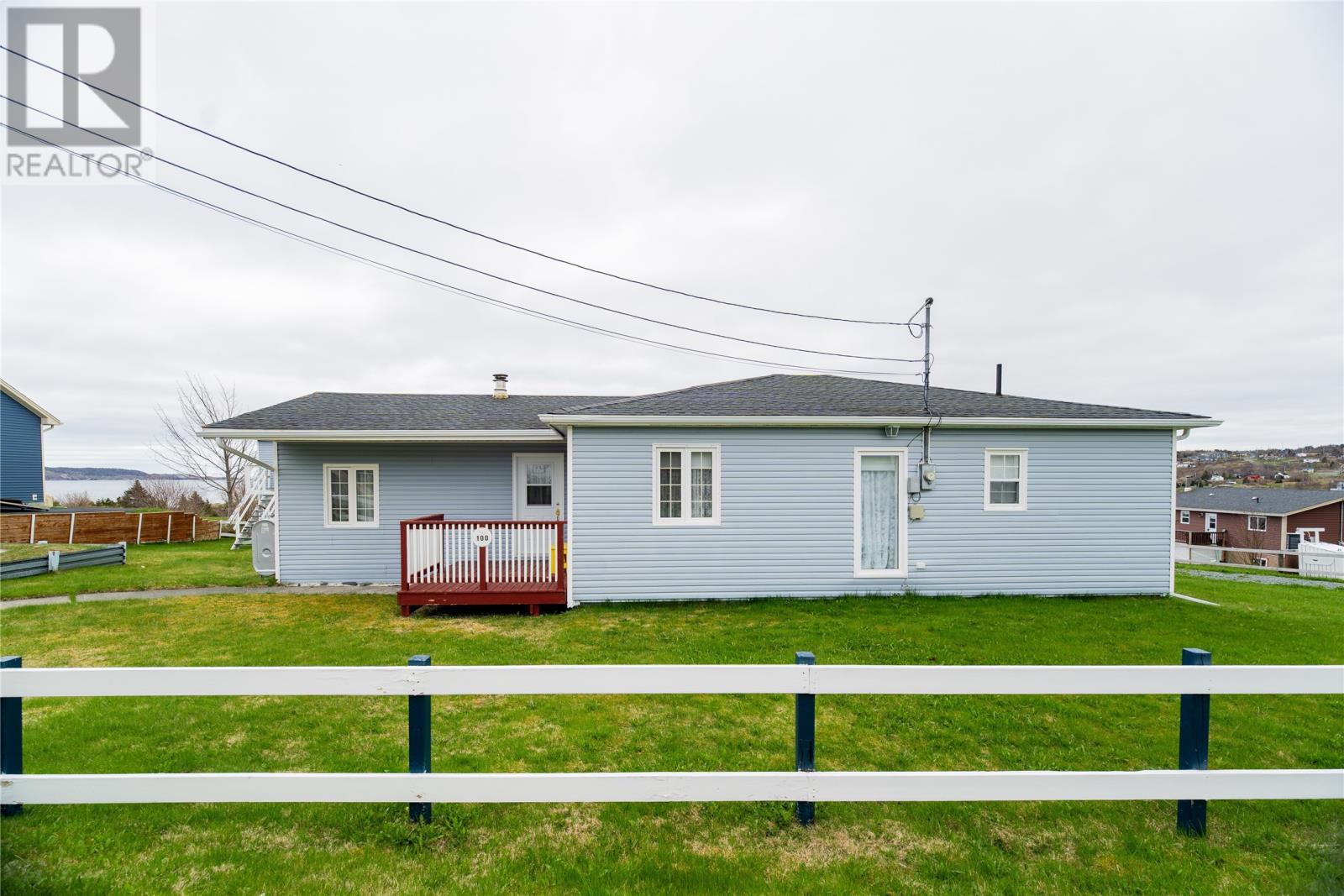 100 Harbour Road Property Photo 2