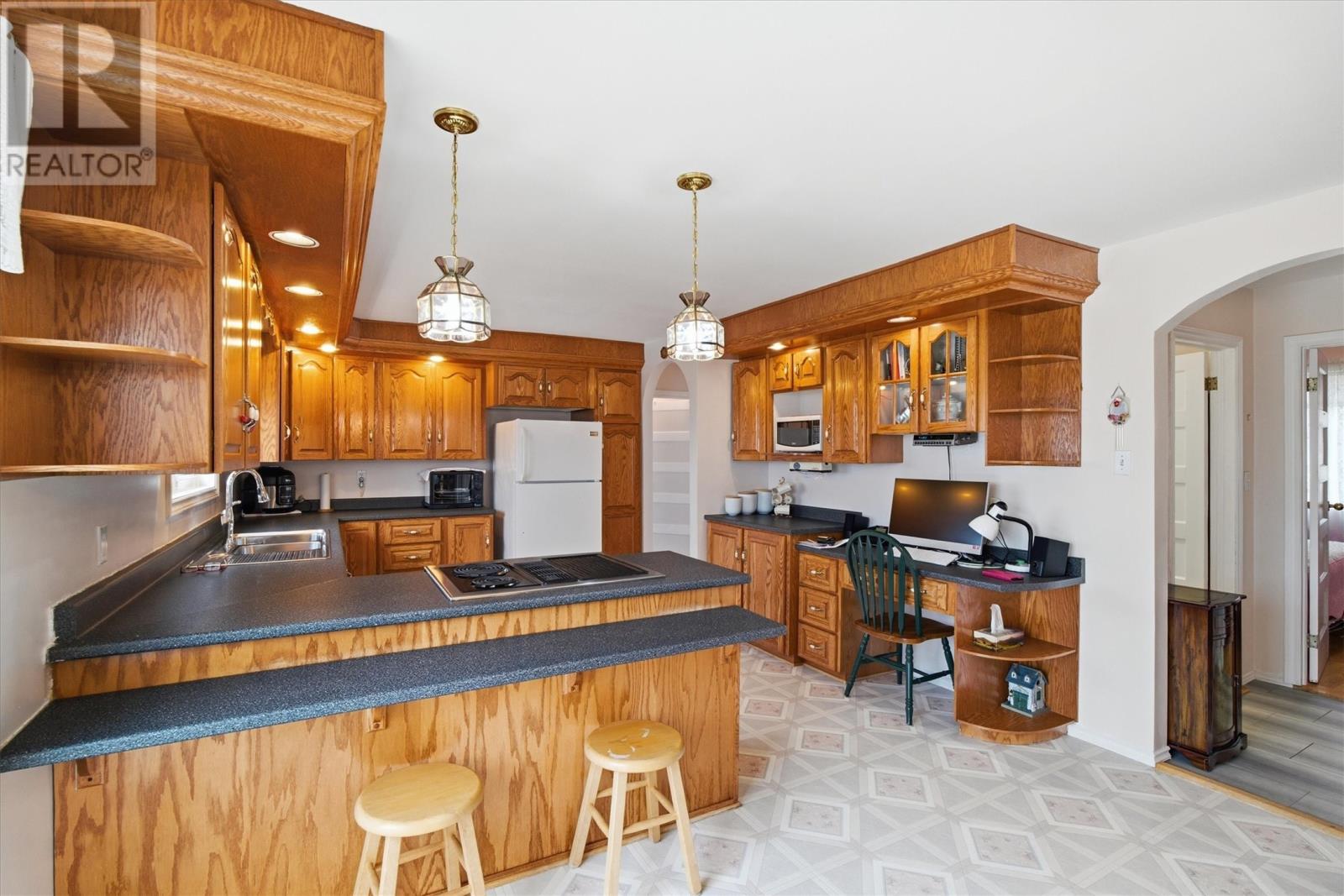 100 Harbour Road Property Photo 6