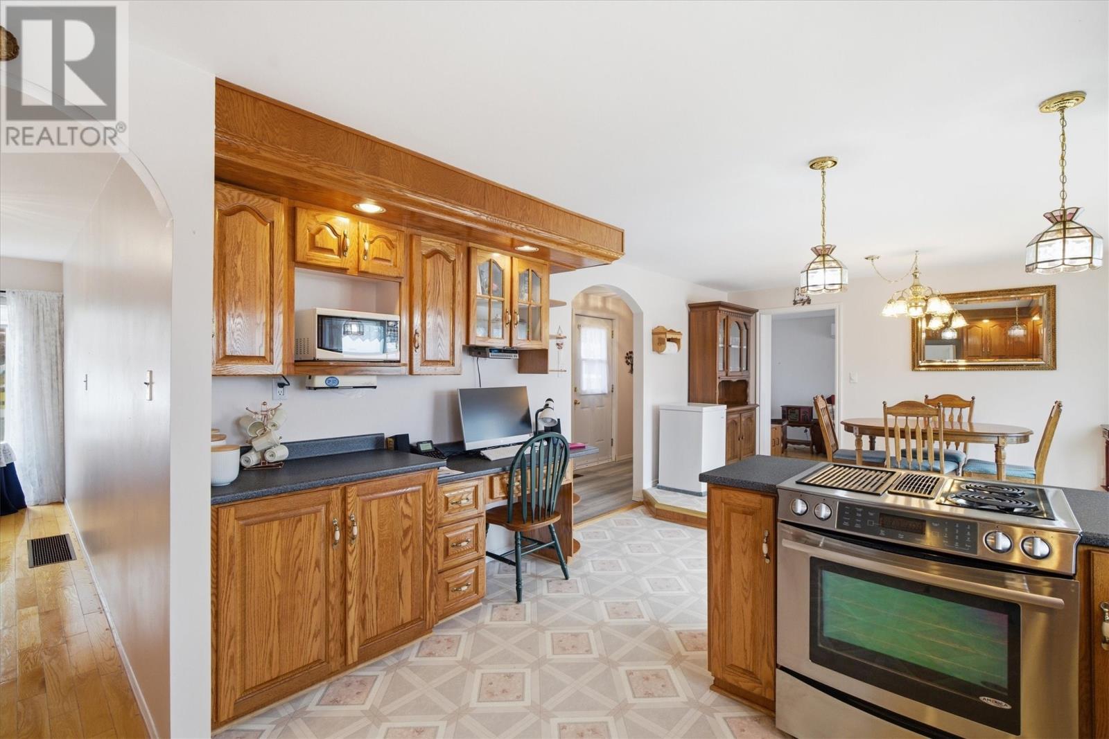 100 Harbour Road Property Photo 11