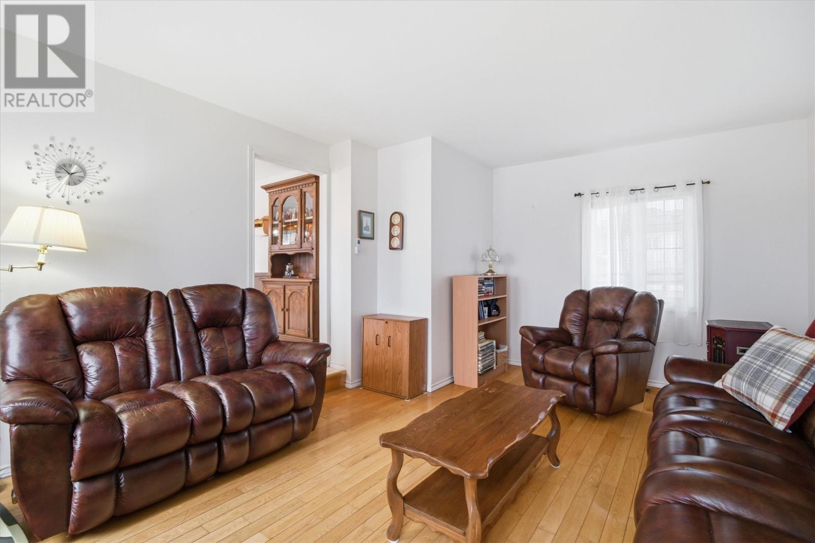 100 Harbour Road Property Photo 13