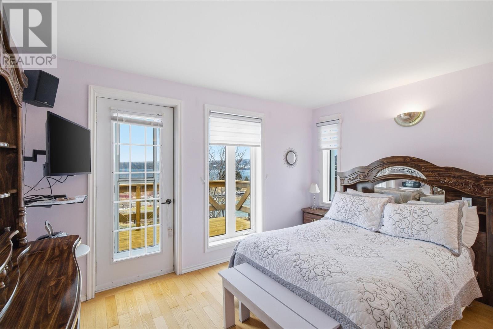 100 Harbour Road Property Photo 14