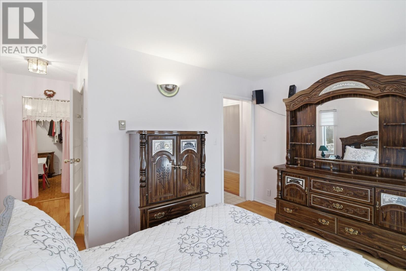 100 Harbour Road Property Photo 15