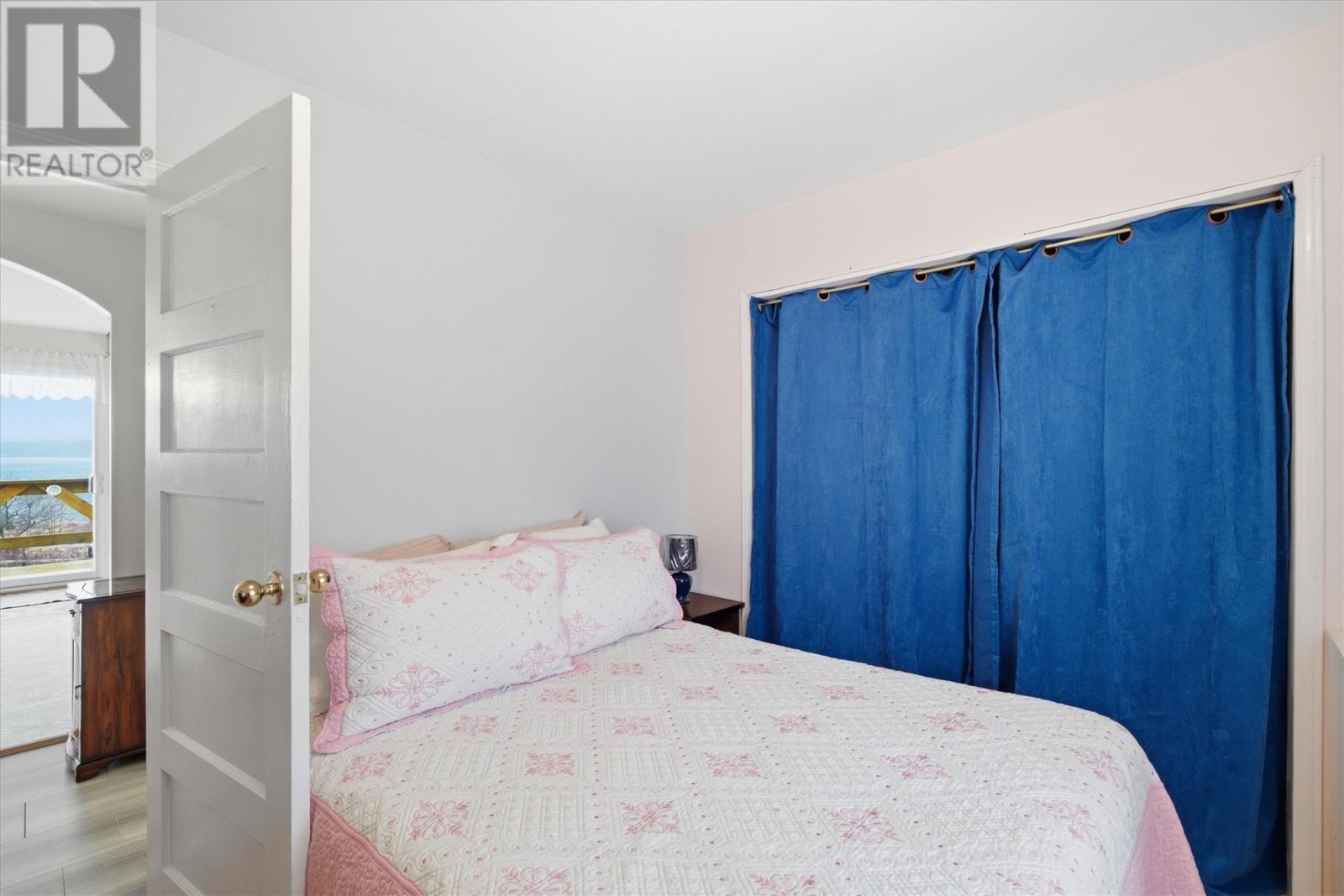 100 Harbour Road Property Photo 19