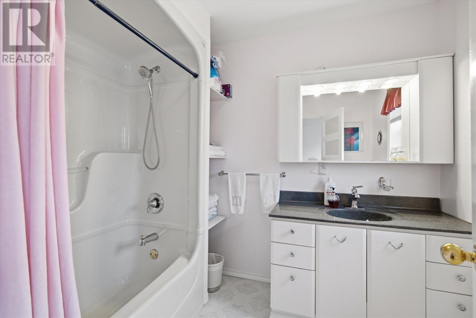 100 Harbour Road Property Photo 20