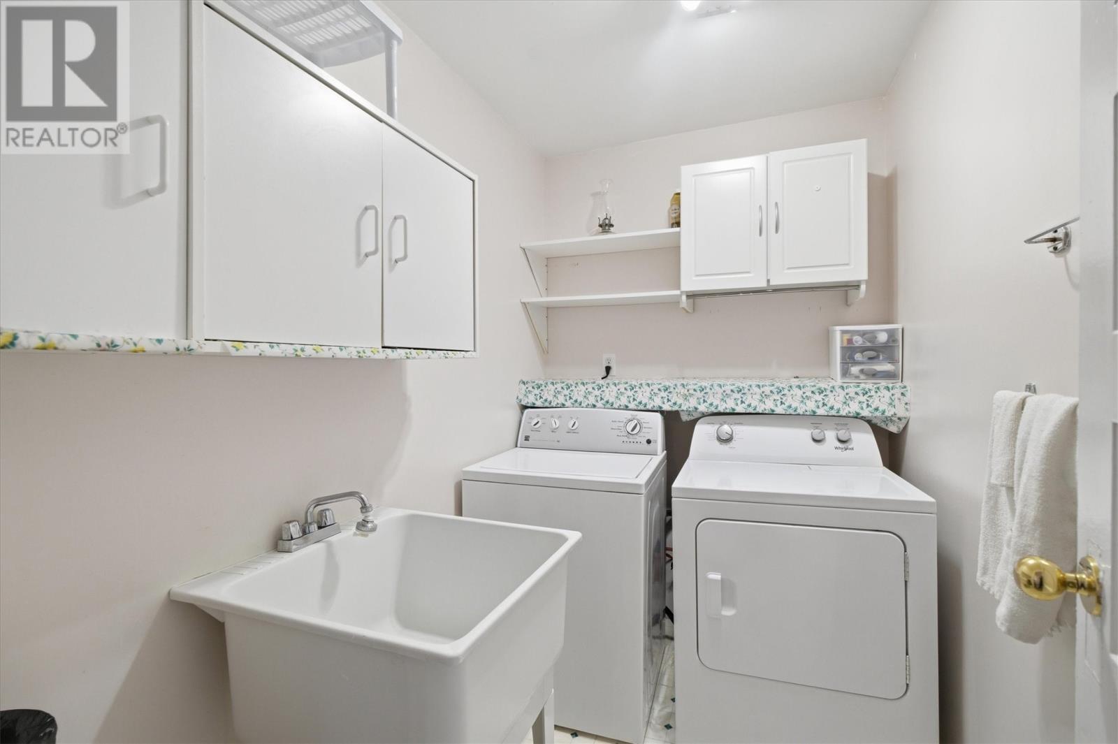 100 Harbour Road Property Photo 24