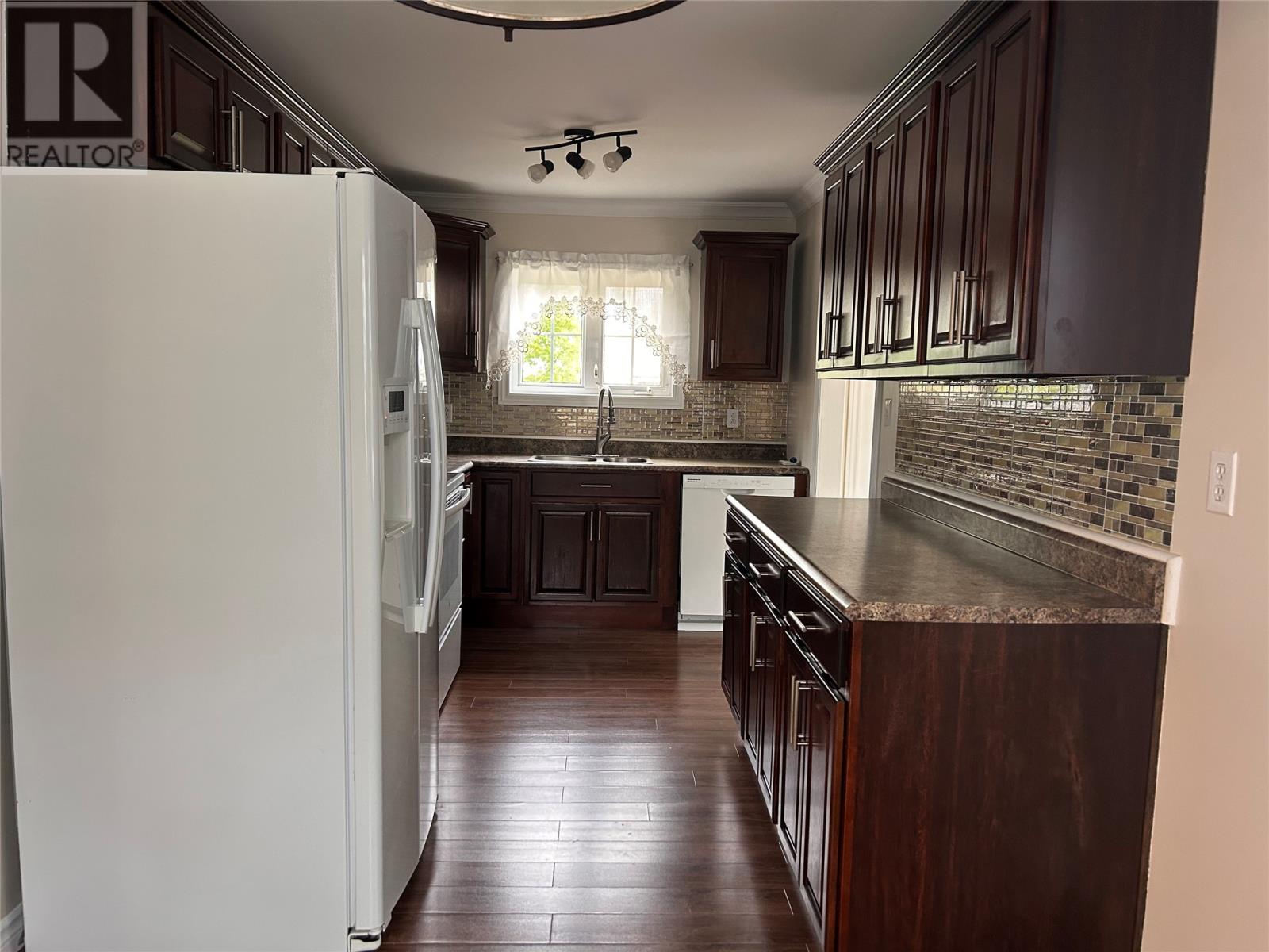 20 Pleasant Street Property Photo 4