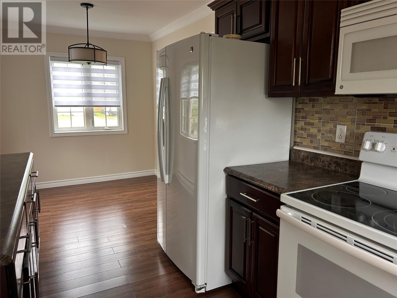 20 Pleasant Street Property Photo 5