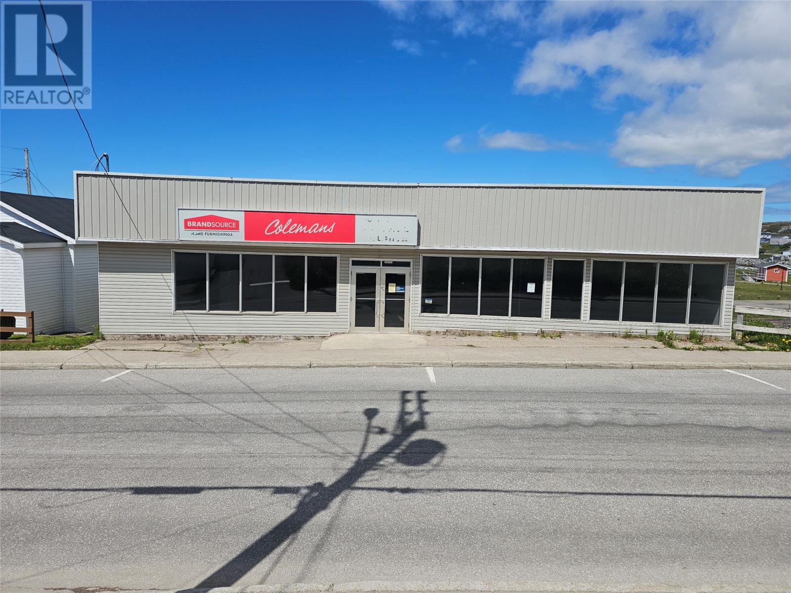 90 Main Street Photo de la propriété 1