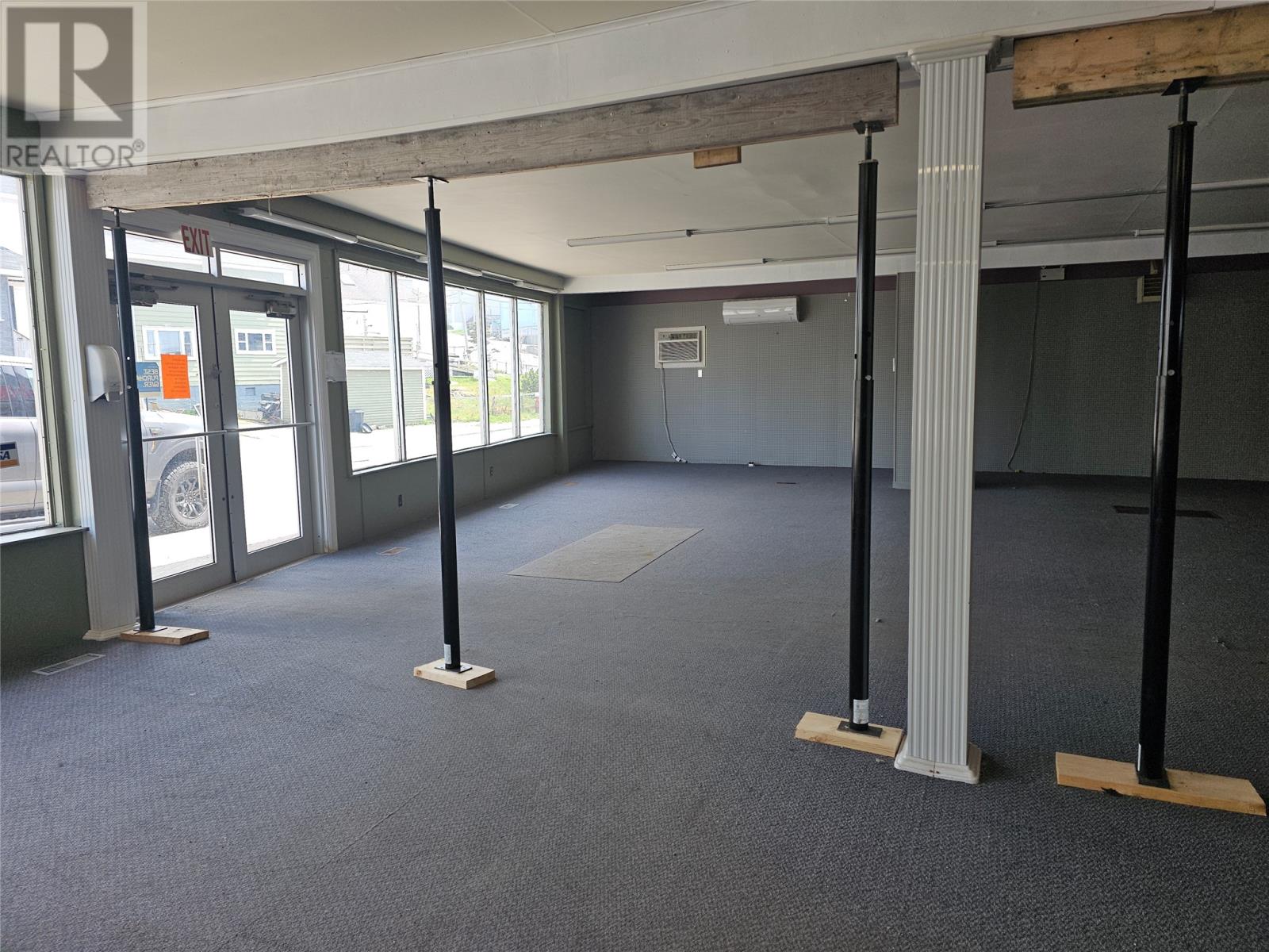 90 Main Street Property Photo 6