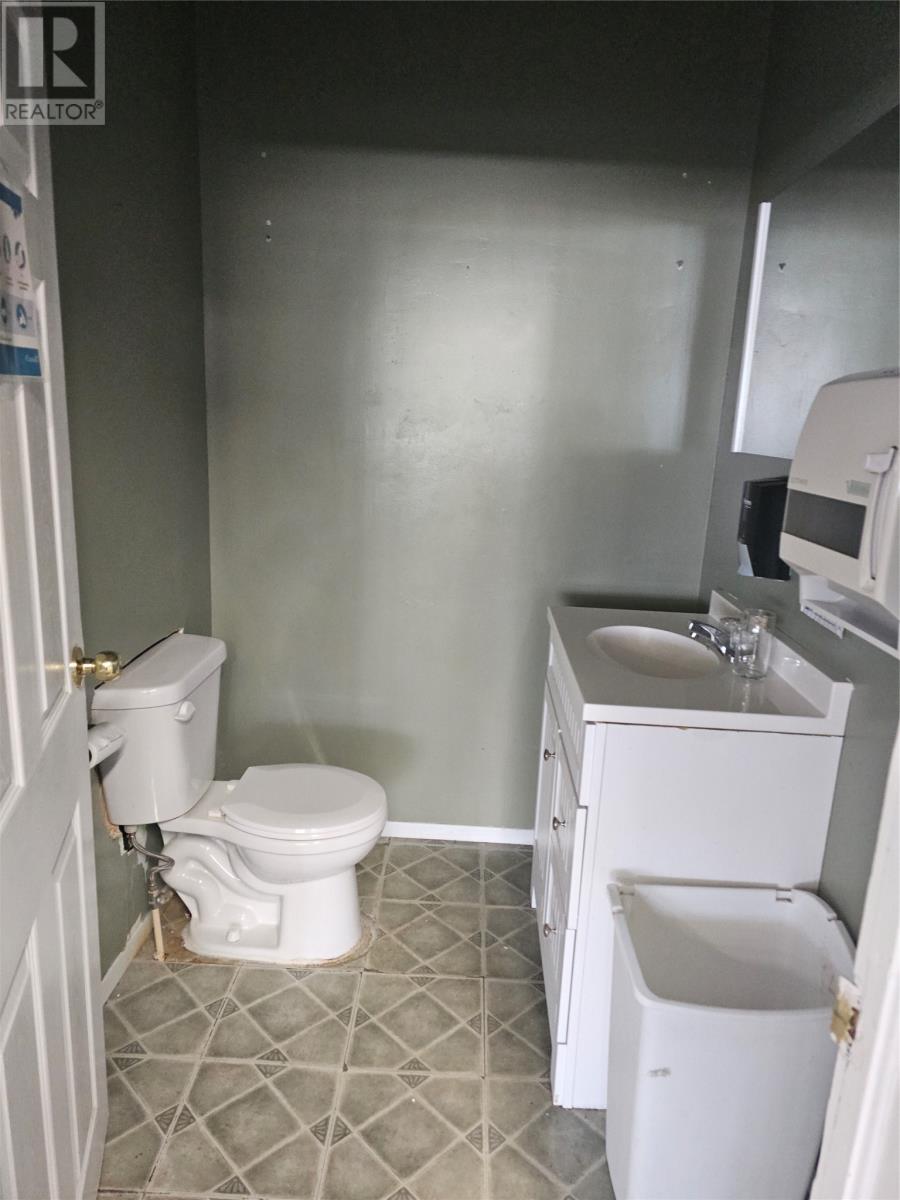 90 Main Street Property Photo 7