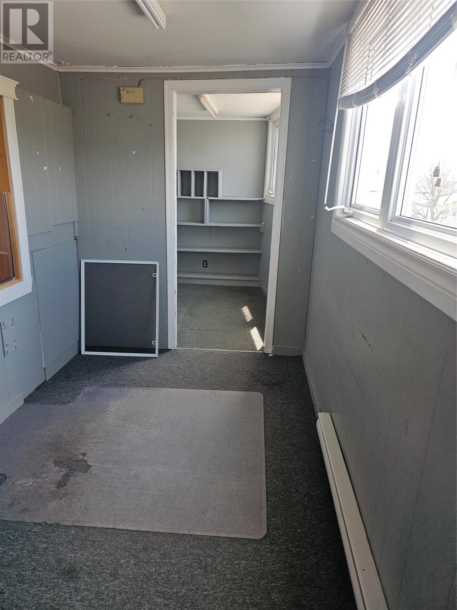 90 Main Street Property Photo 8