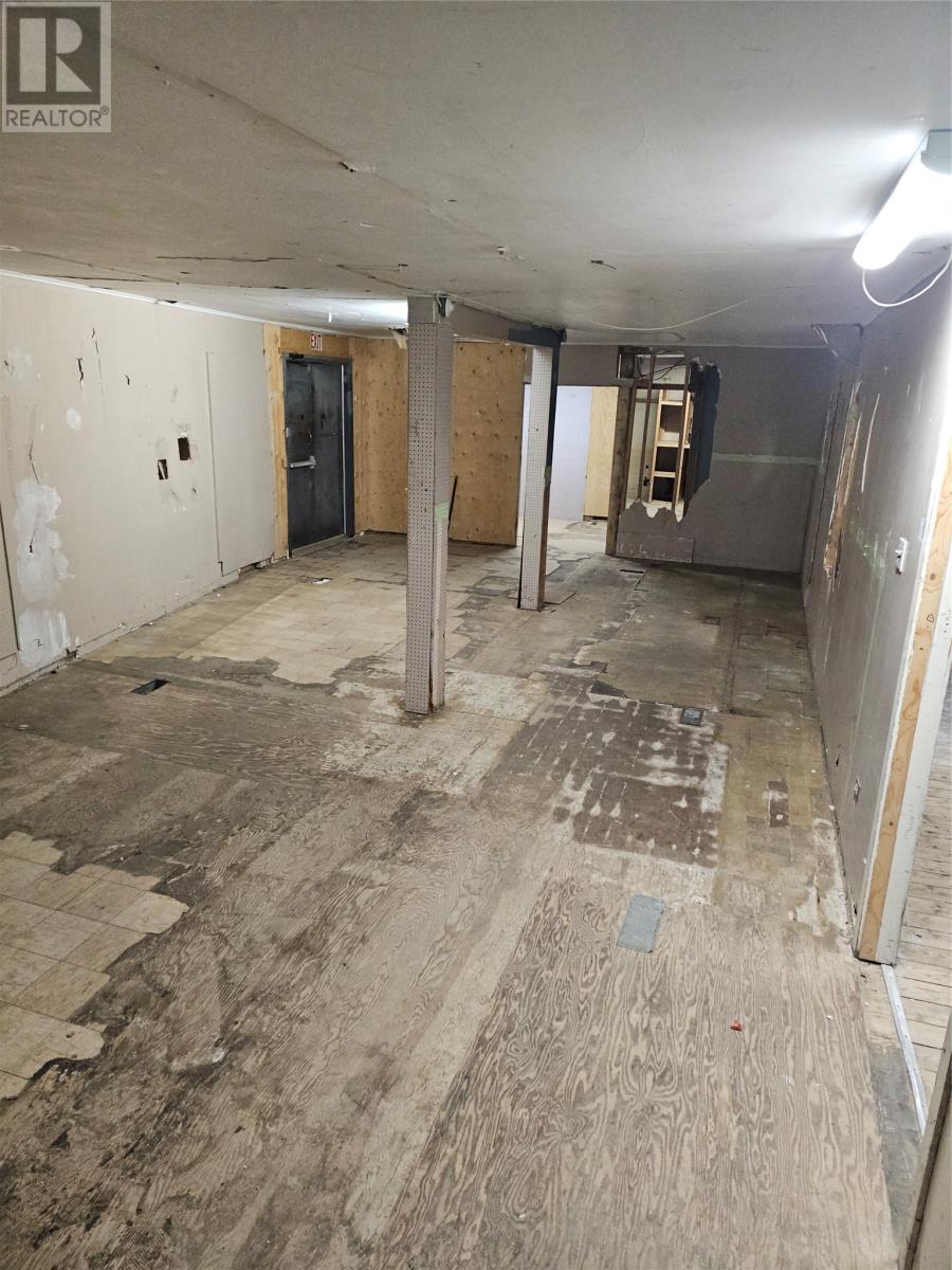 90 Main Street Property Photo 10