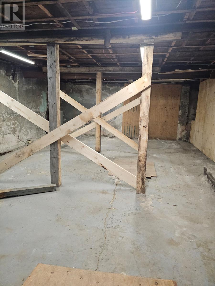 90 Main Street Property Photo 12