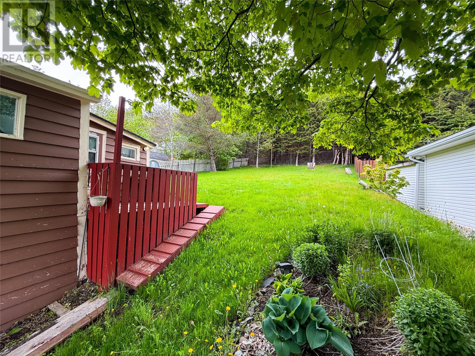 41 Hillview Drive Property Photo 2